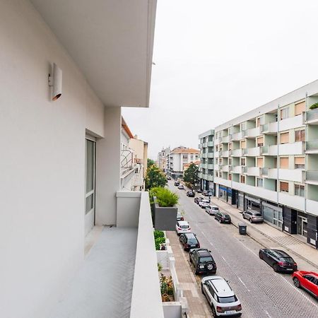 Amazing Duplex - Mid Century Experience & Parking Appartement Porto Buitenkant foto