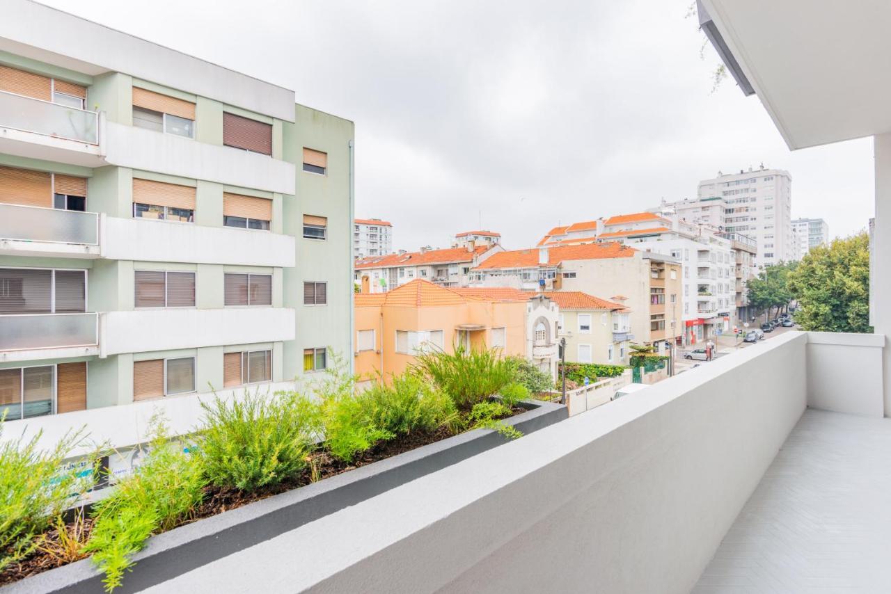 Amazing Duplex - Mid Century Experience & Parking Appartement Porto Buitenkant foto